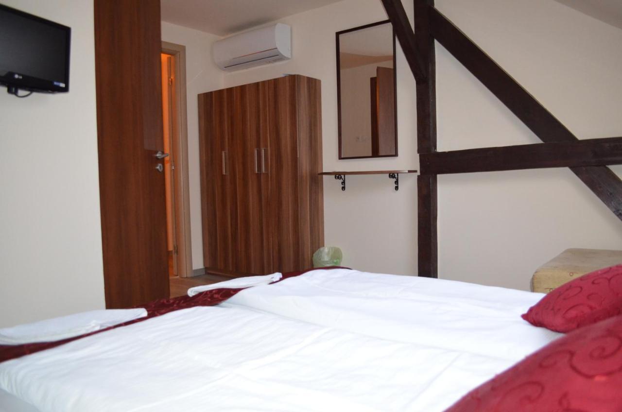 Holdfenyszallas Bed & Breakfast Szeged Exterior photo